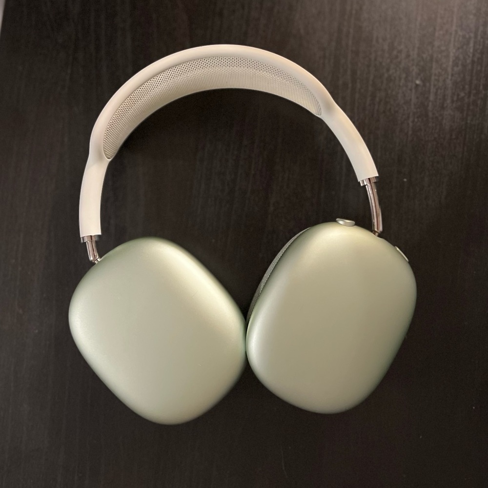 Apple AirPods Max Pro- Green